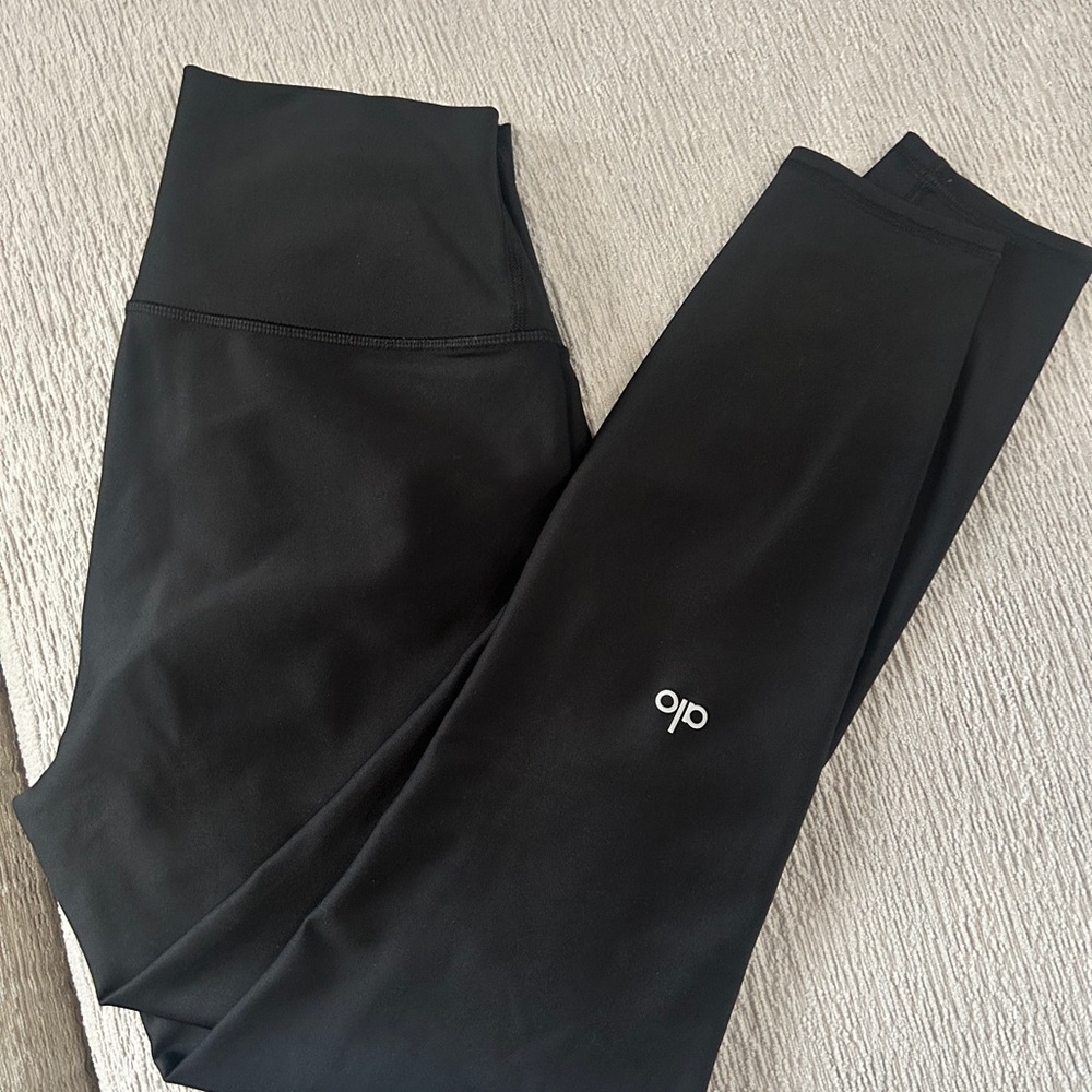 Alo Yoga Airlift New without tag